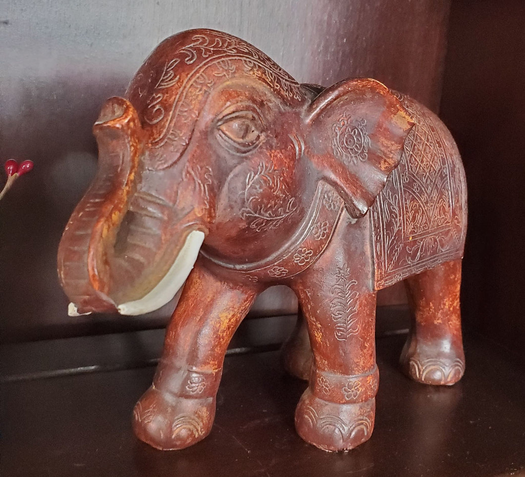 Red wooden elephant - small